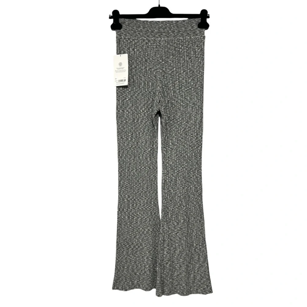 🆕 ATHLETA Revolve Ribbed Pants - Picture 3 of 12